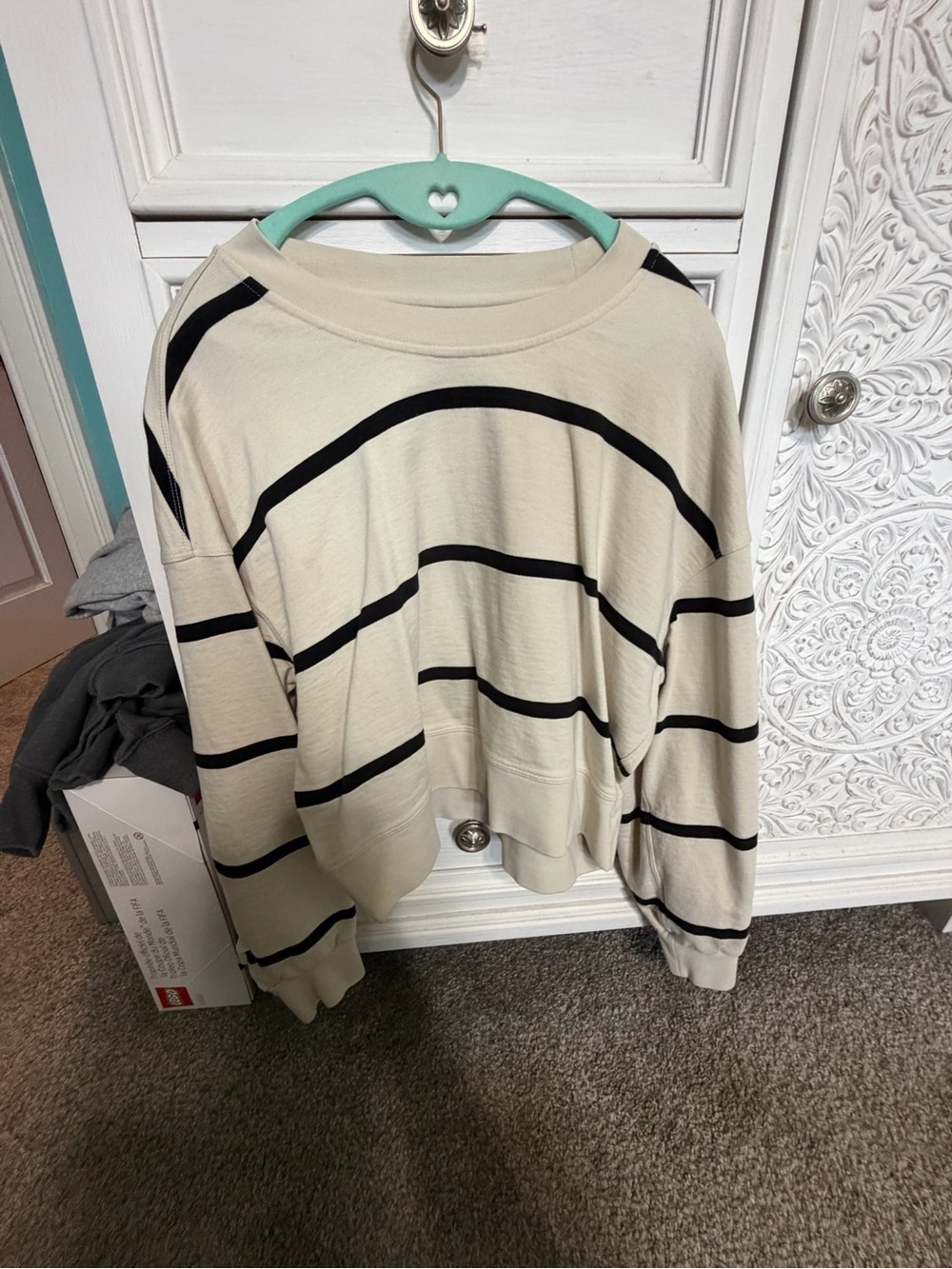 Lululemon Perfectly Oversized Cropped Crew Stripe Bone Black Size 8